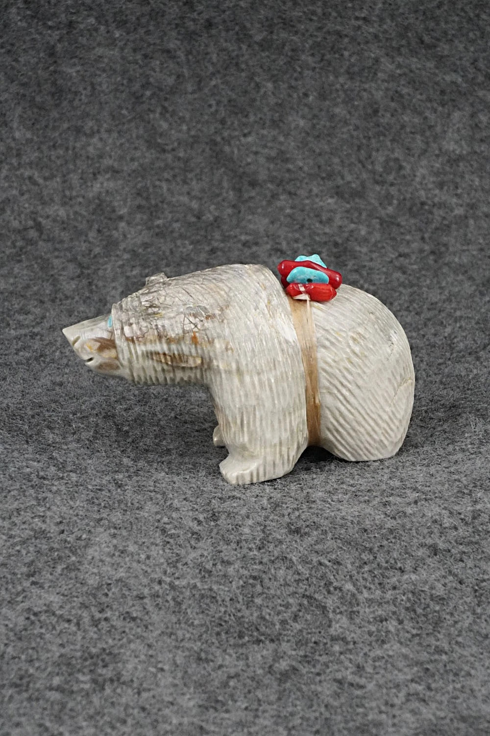Bear Zuni Fetish Carving - Farlan & Paulette Quam