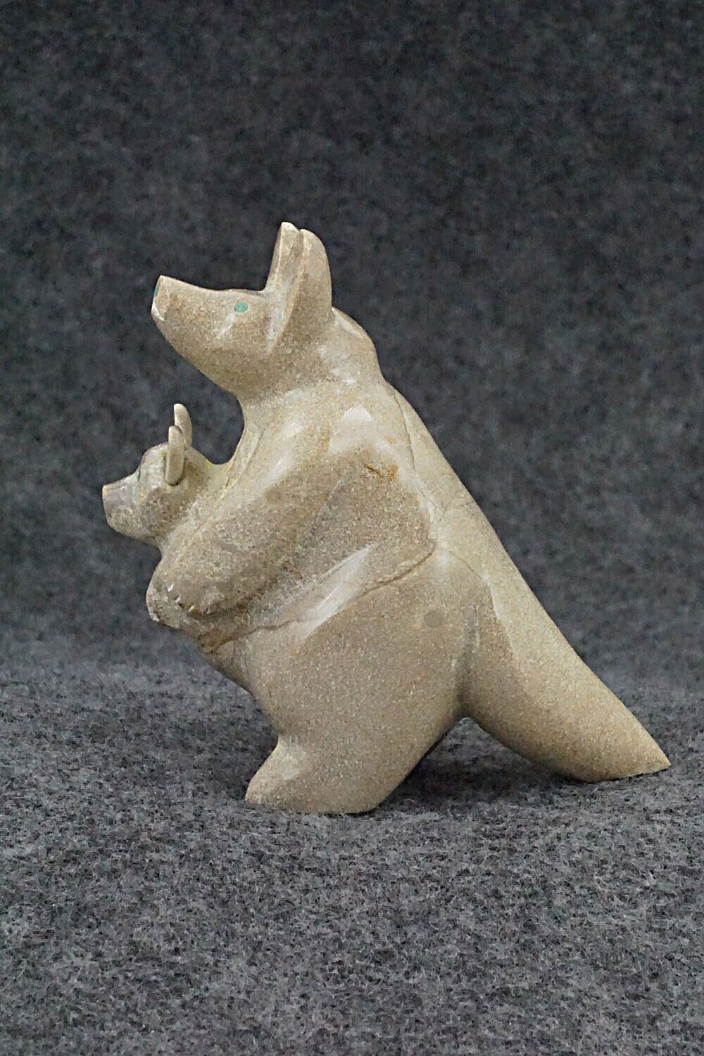Kangaroo with Joey Zuni Fetish Carving - Enrike Leekya