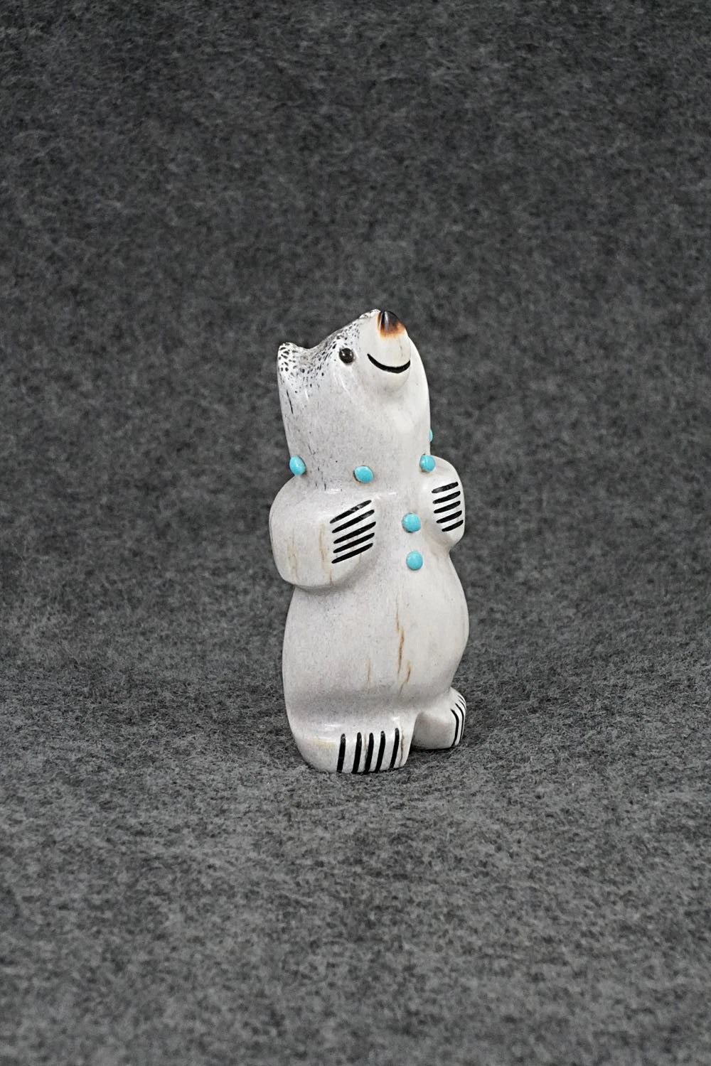 Bear Zuni Fetish Carving - Claudia Peina