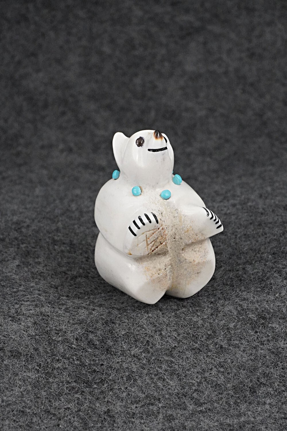 Bear Zuni Fetish Carving - Claudia Peina