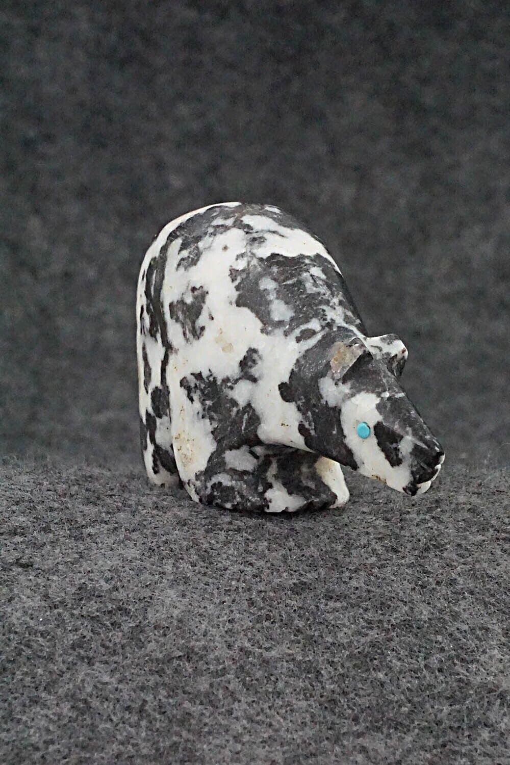 Bear Zuni Fetish Carving - Ronnie Lunasee