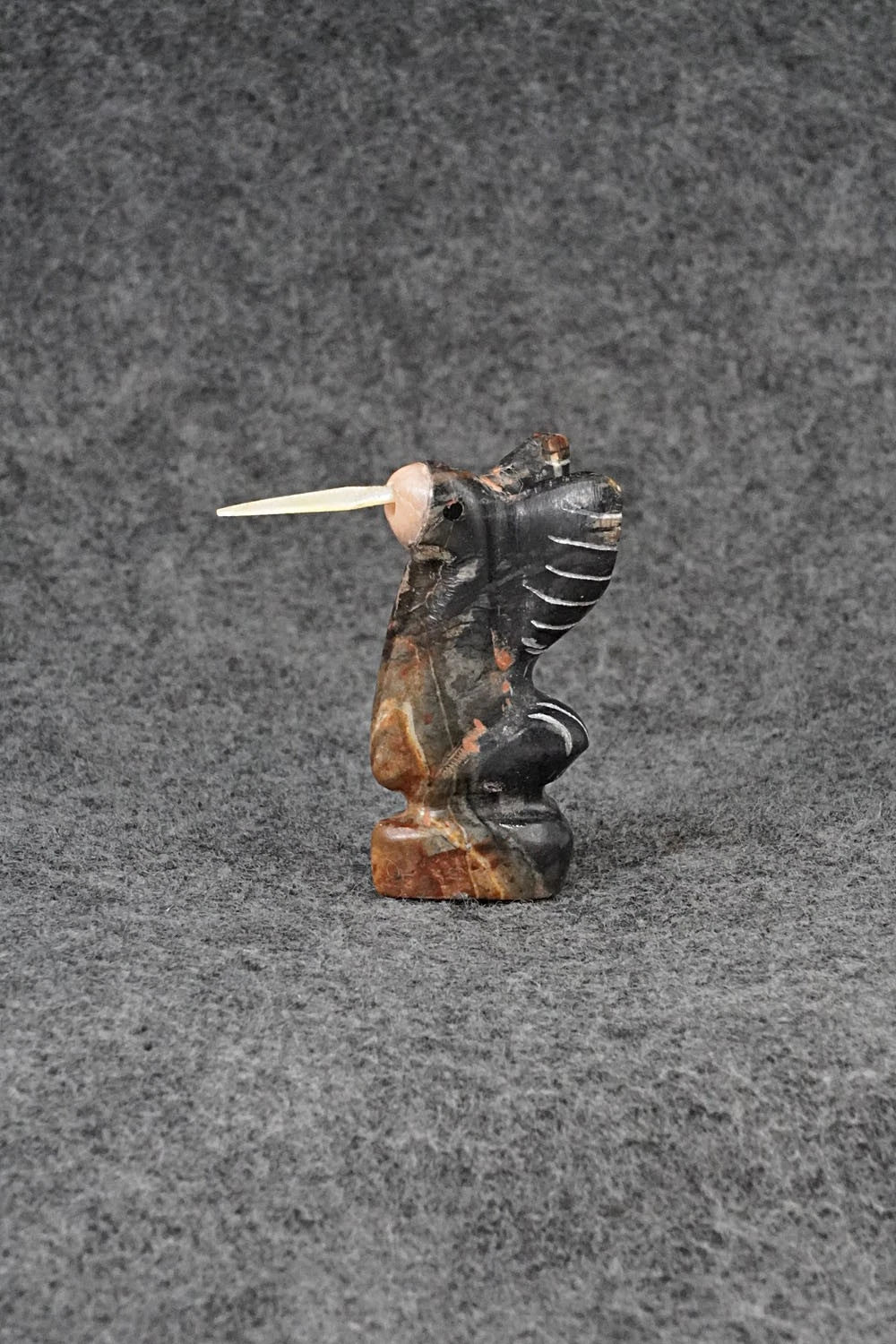 Humming Bird Zuni Fetish Carving - Justin Red Elk