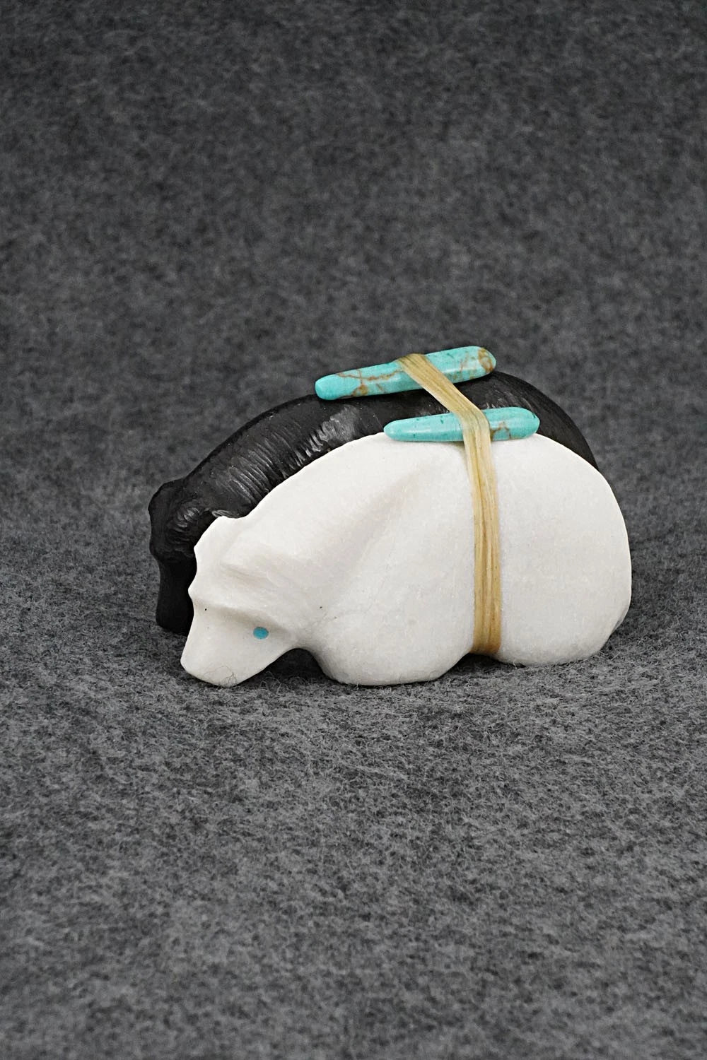Bear Zuni Fetish Carving - Herb Halate
