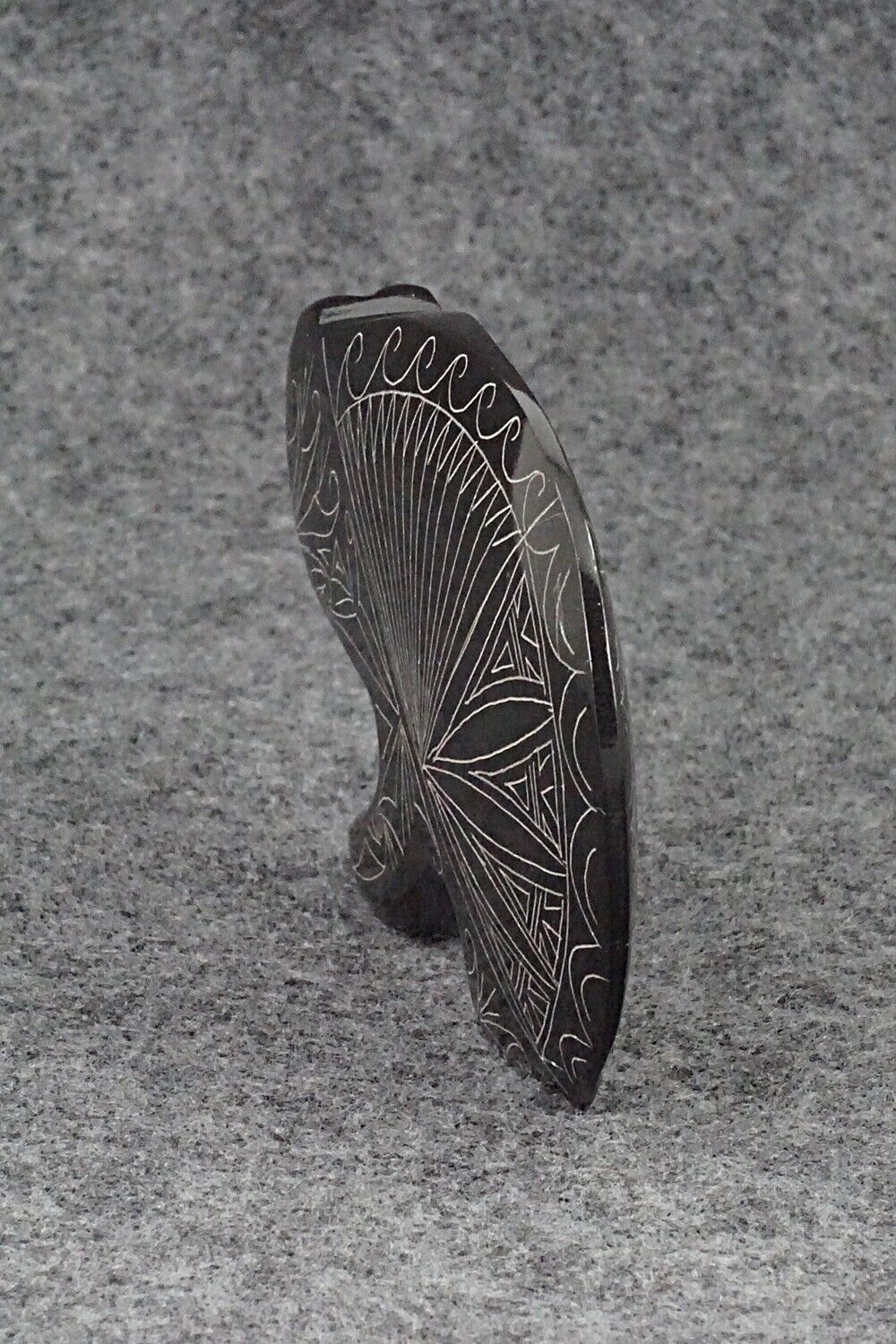 Bear Zuni Fetish Carving - Jonathan Natewa