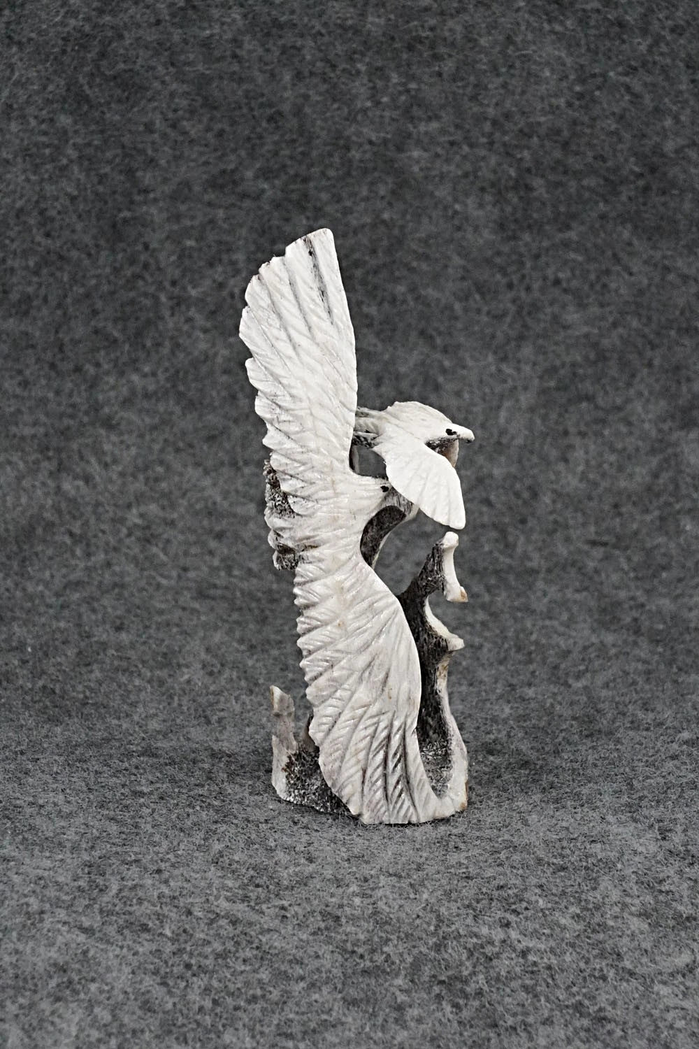 Eagle Zuni Fetish Carving - Ruben Najera