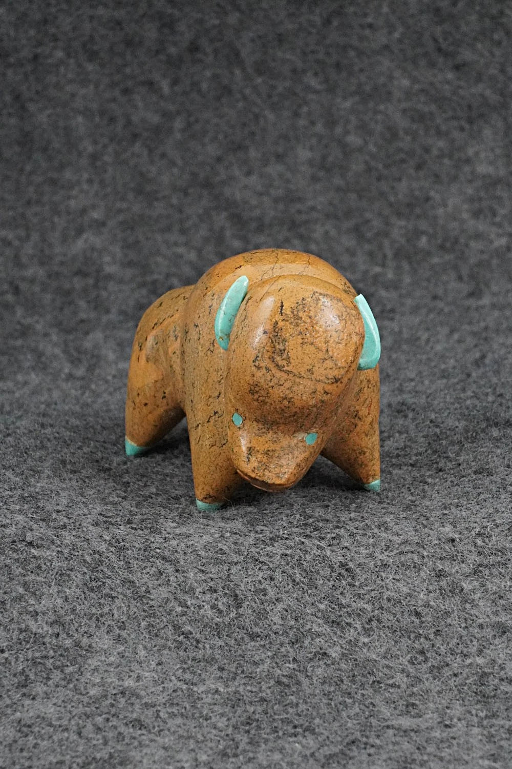 Buffalo Zuni Fetish Carving - Enrike Leekya