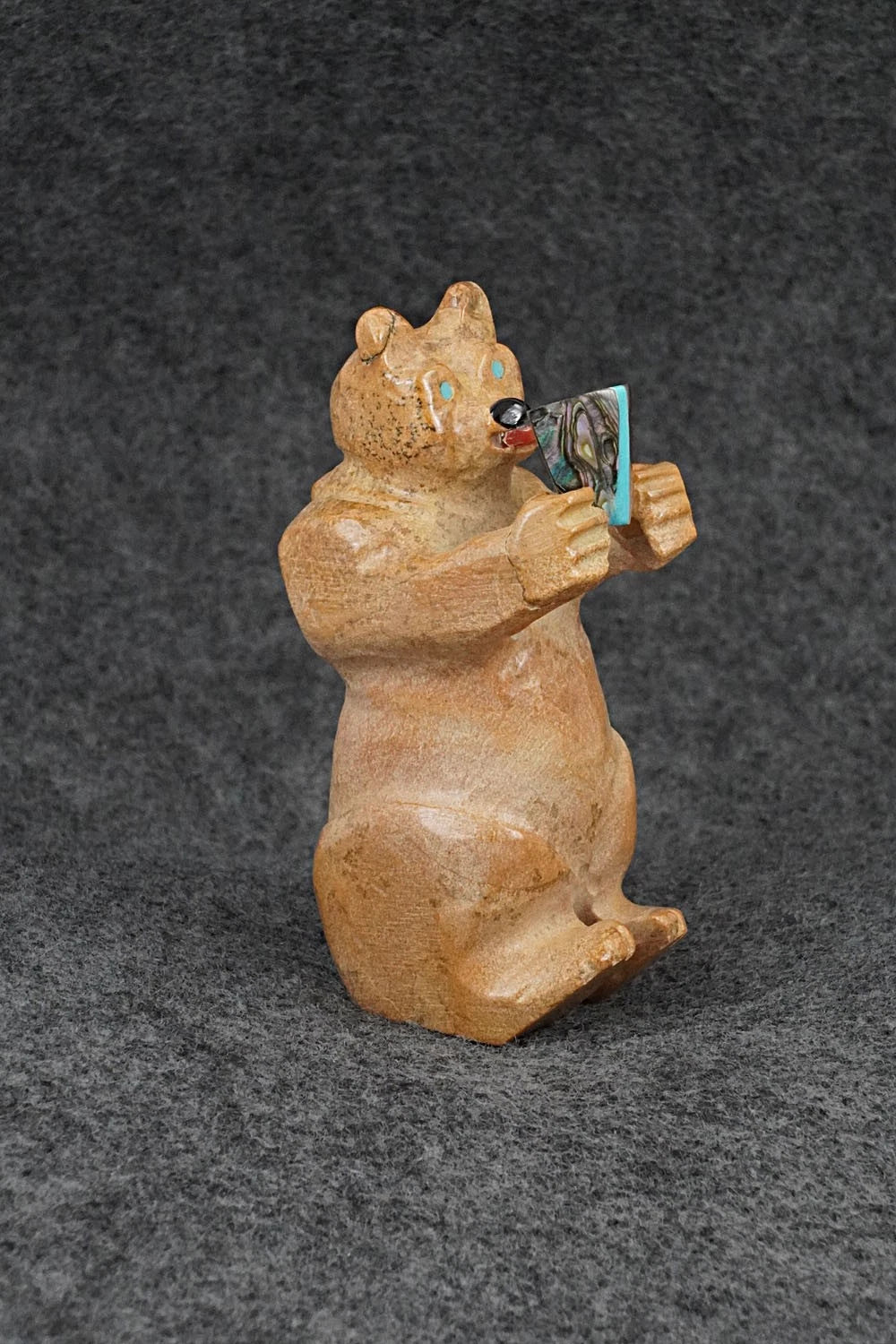 Bear Zuni Fetish Carving - Freddie Leekya