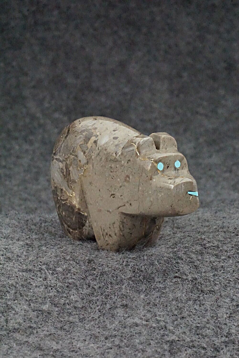 Bear Zuni Fetish Carving - Bernard Laiwakete