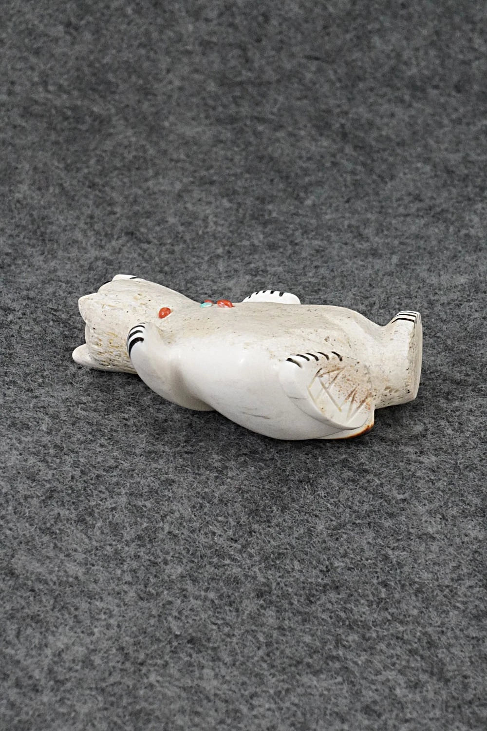 Bear Zuni Fetish Carving - Claudia Peina