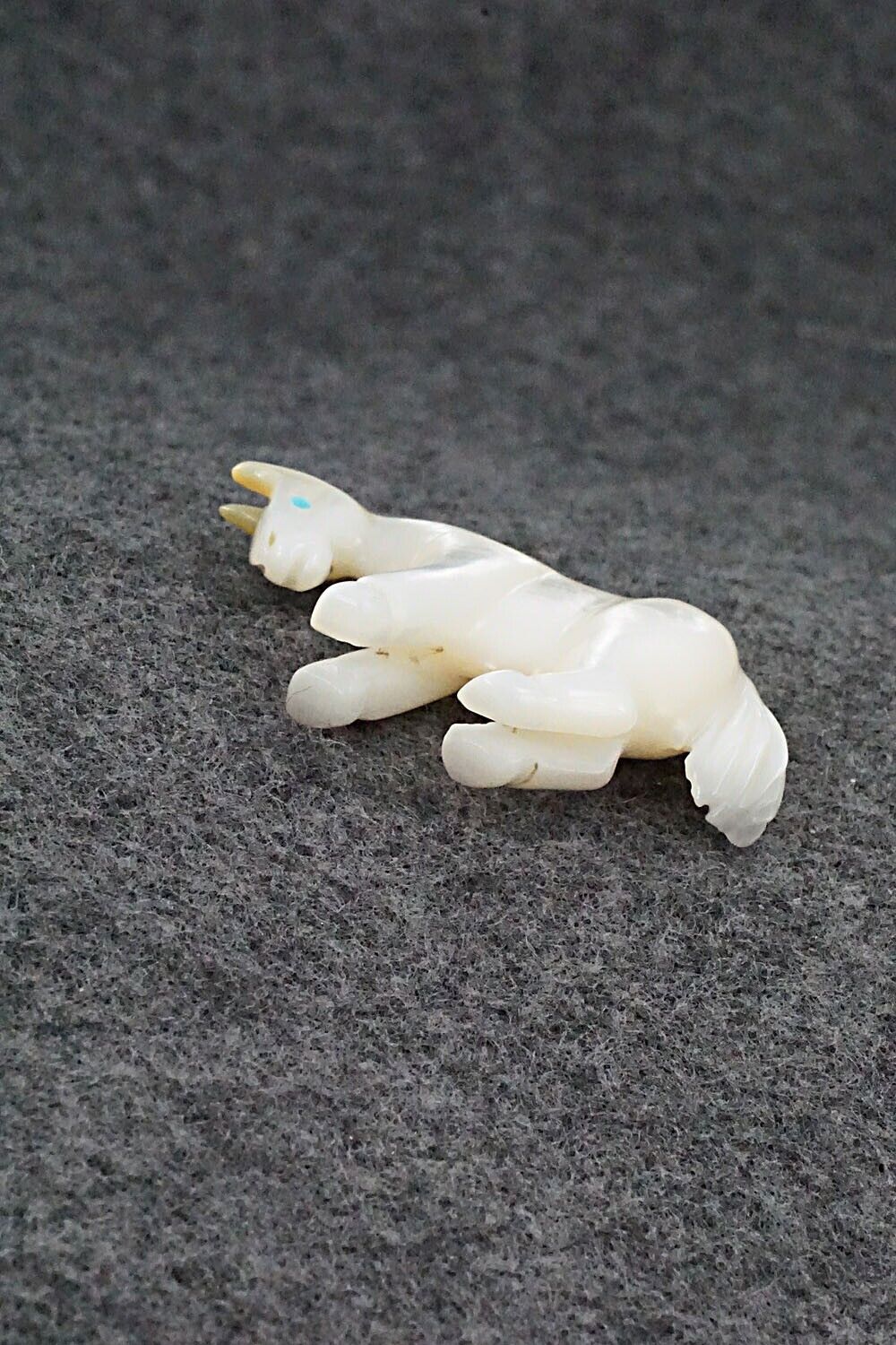 Horse Zuni Fetish Carving - Andres Quandelacy