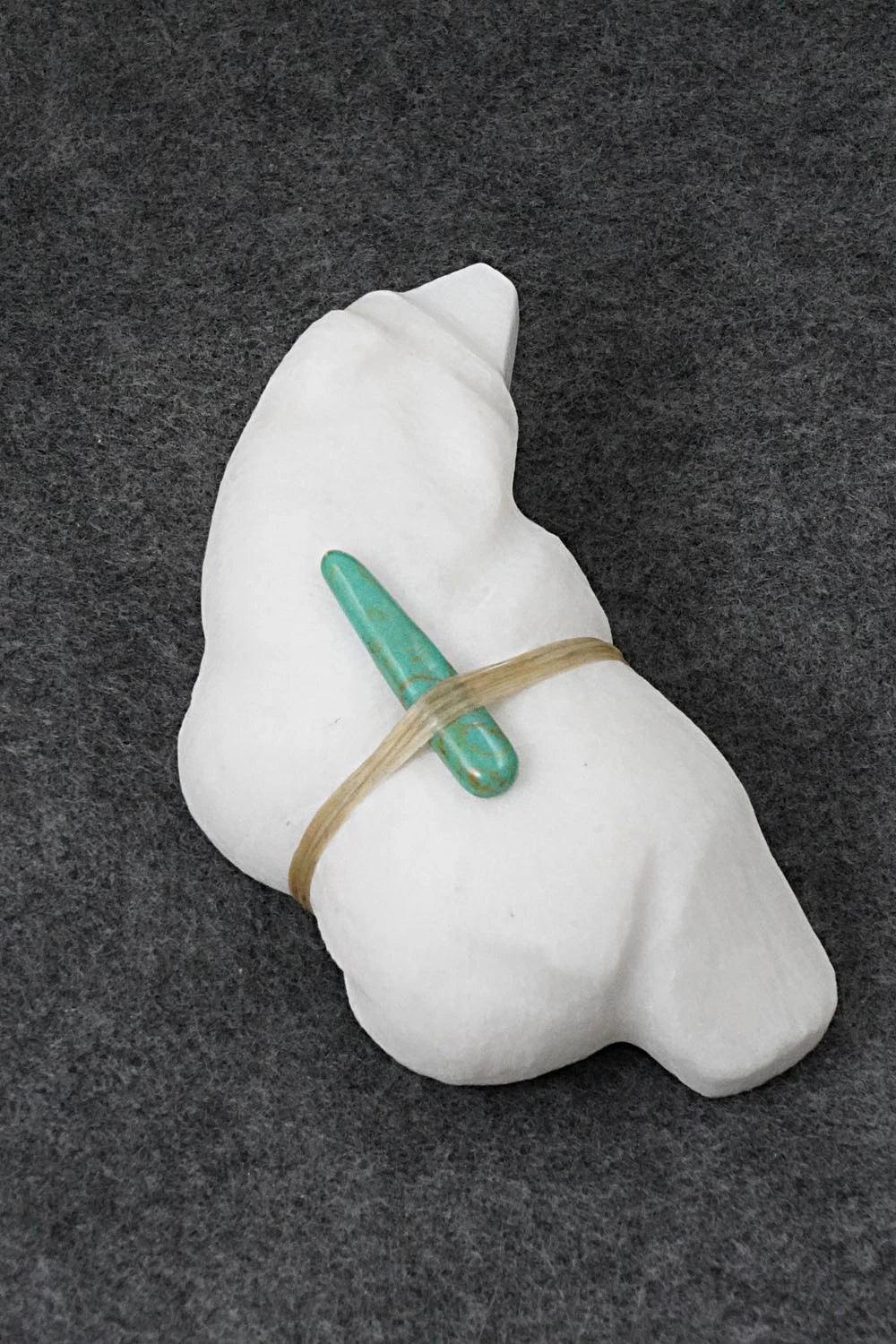 Bear Zuni Fetish Carving - Herbert Halate