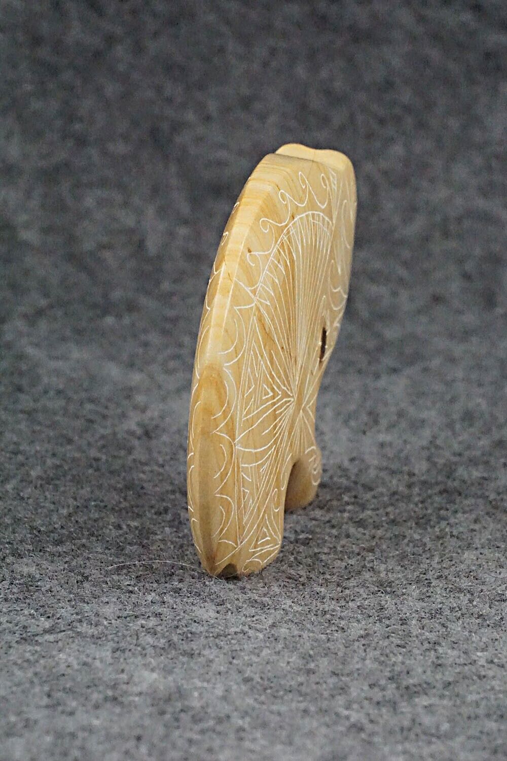 Bear Zuni Fetish Carving - Jonathan Natewa