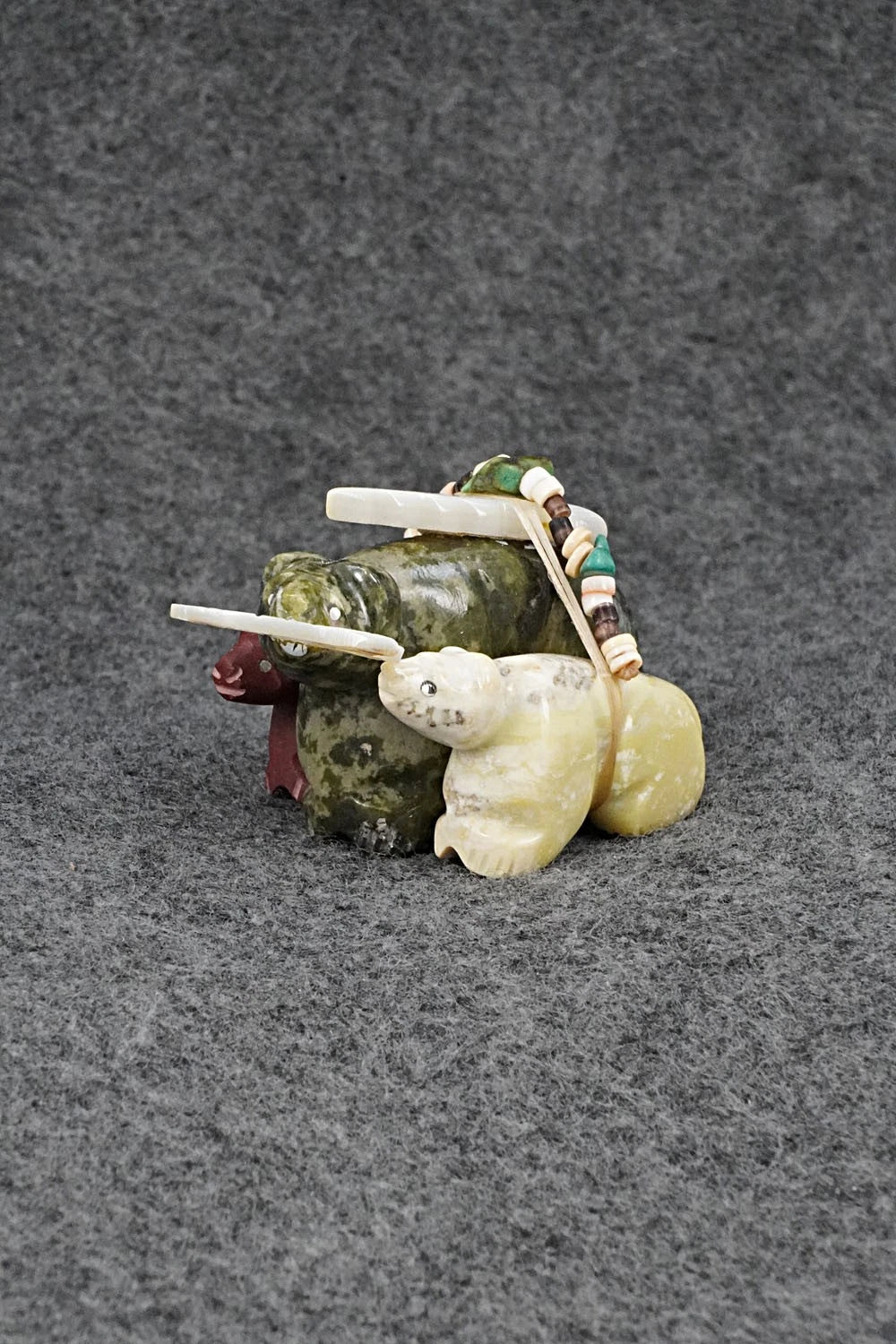 Bear Zuni Fetish Carving - Daisy Rose Leonard