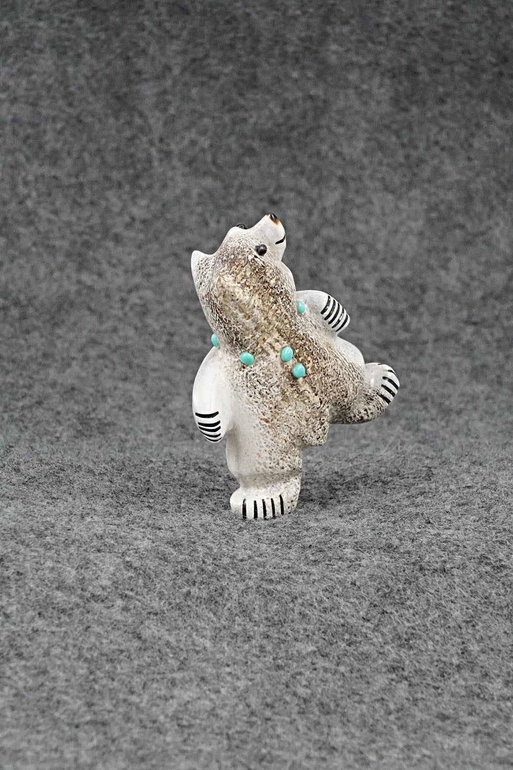 Bear Zuni Fetish Carving - Claudia Peina