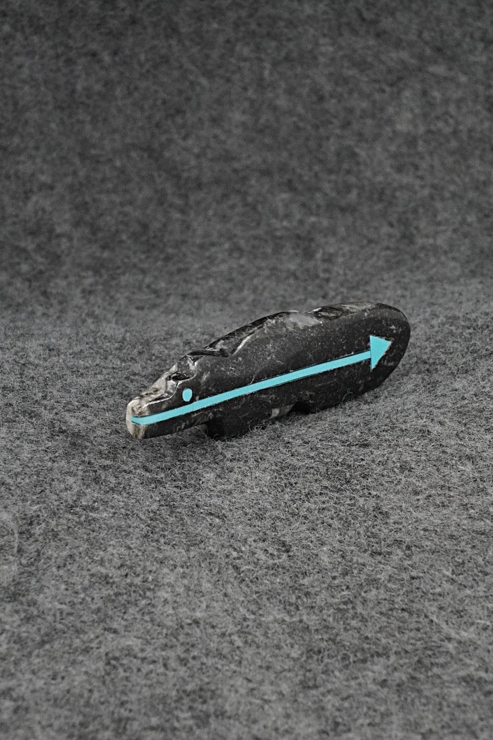 Bear Zuni Fetish Carving - Bernard Laiwakete