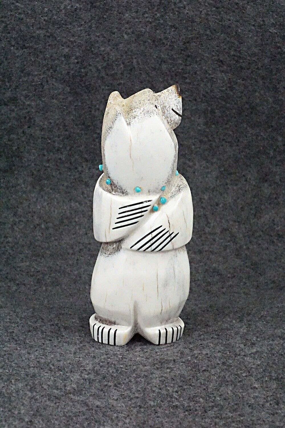 Bear Zuni Fetish Carving - Claudia Peina