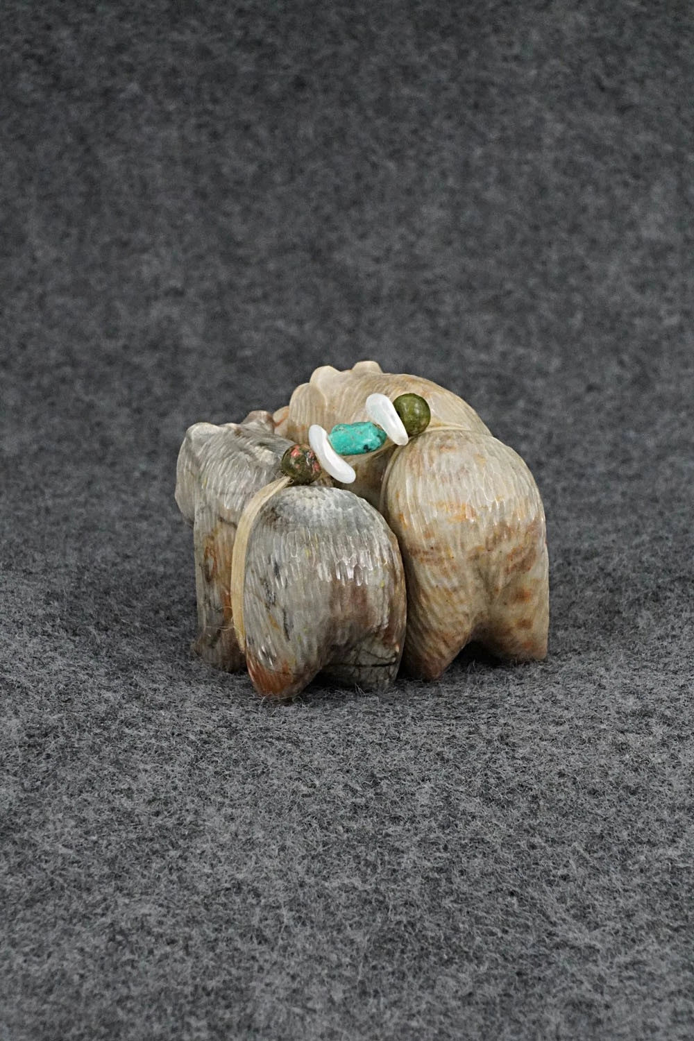 Bear Zuni Fetish Carving - Farlan & Paulette Quam