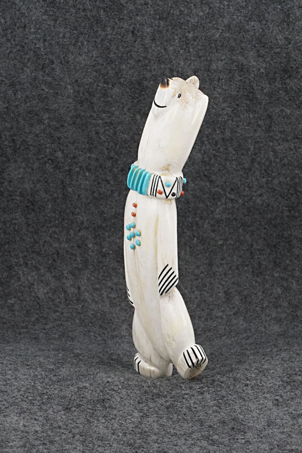 Bear Zuni Fetish Carving - Claudia Peina