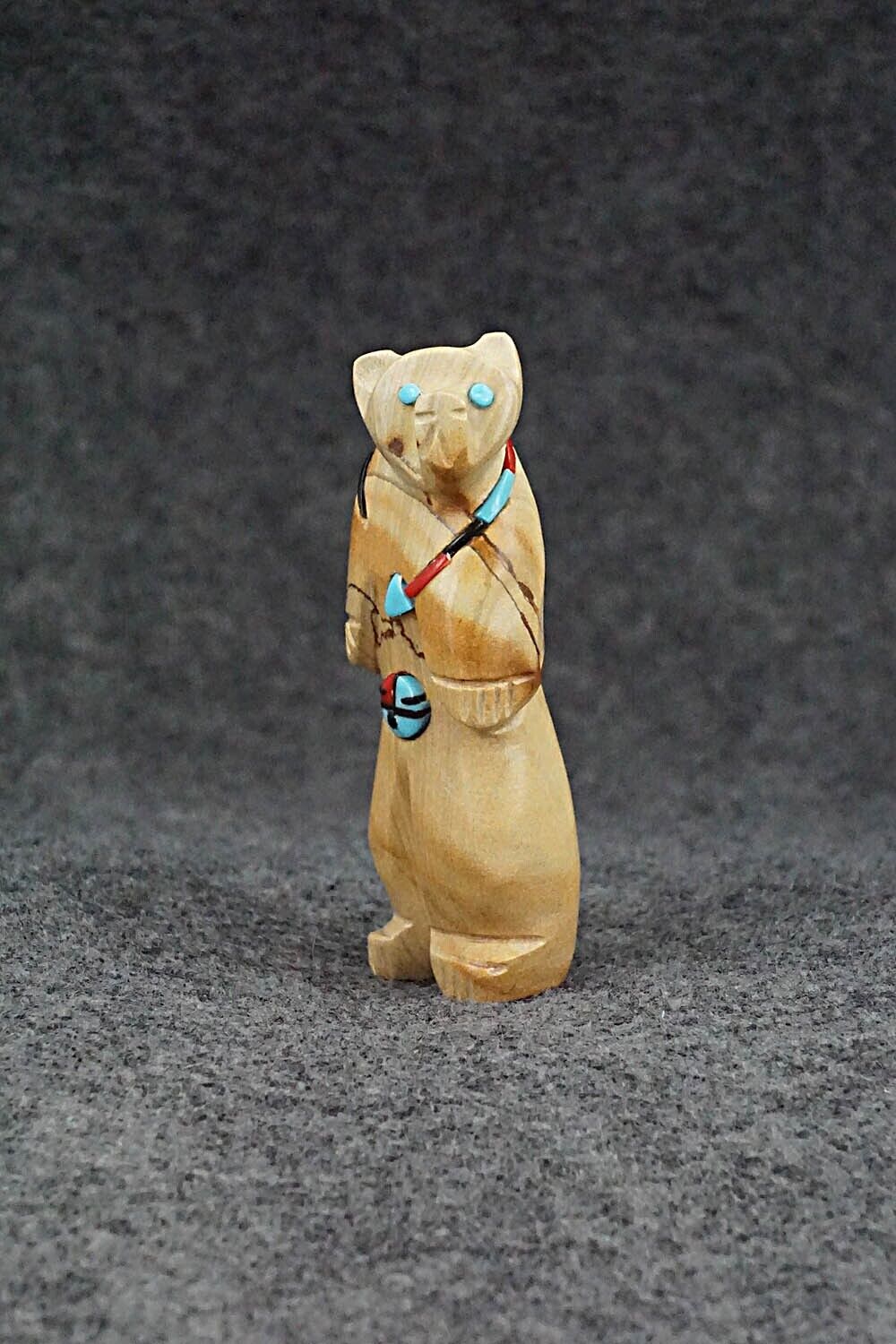 Bear Zuni Fetish Carving - Danette Laate