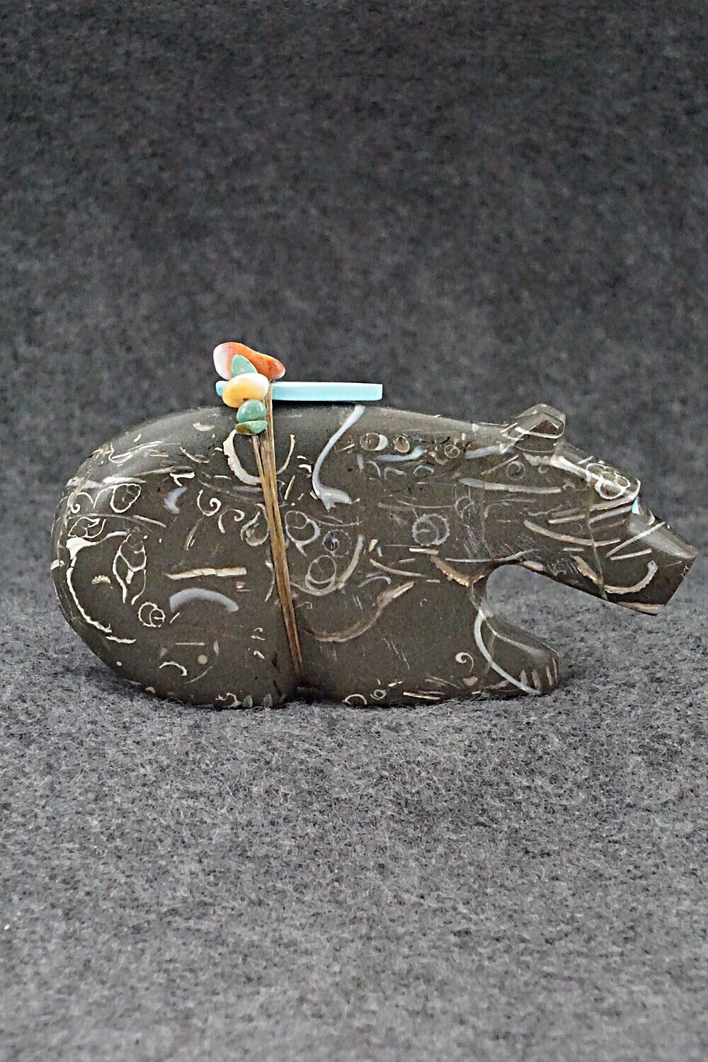Bear Zuni Fetish Carving - Donovan Laiwakete