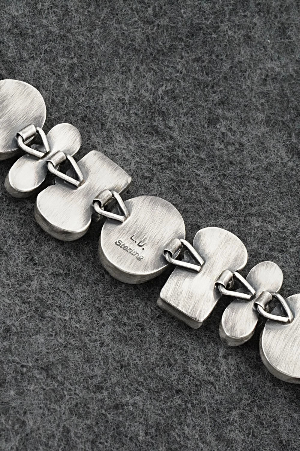 Spiny Oyster & Sterling Silver Link Bracelet - Loretta Delgarito