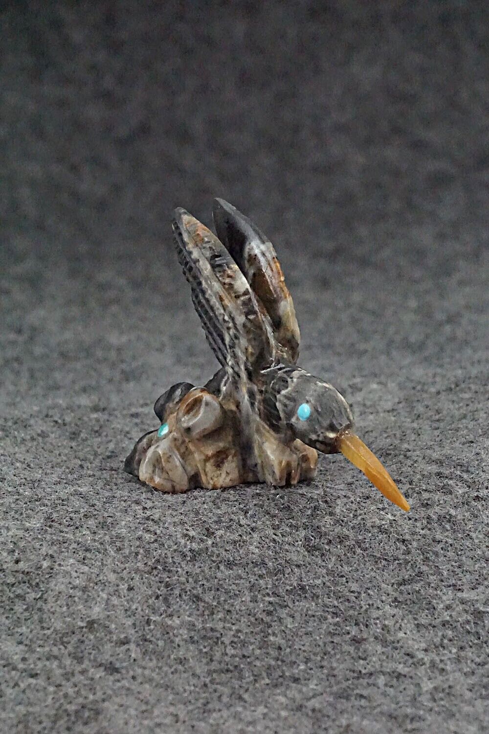 Hummingbird Zuni Fetish Carving - Wilfred Cheama