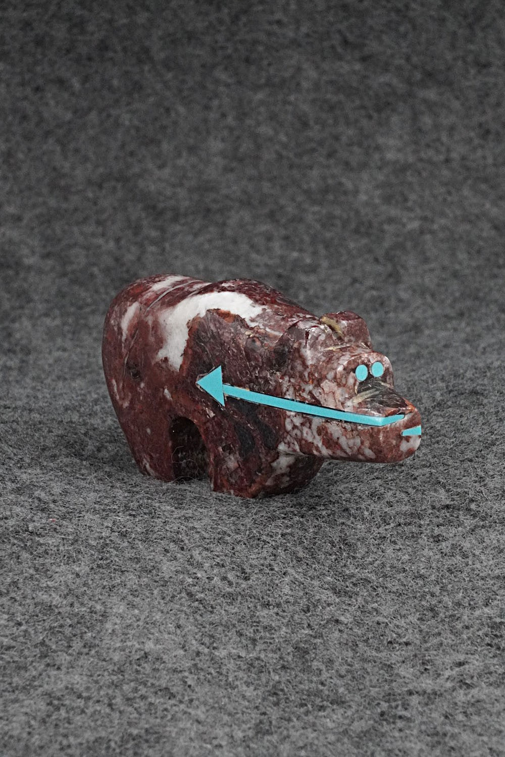 Bear Zuni Fetish Carving - Bernard Laiwakete