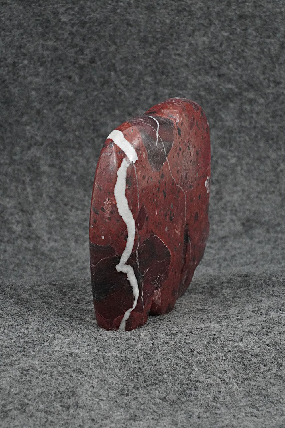 Bear Zuni Fetish Carving - Bernard Laiwakete