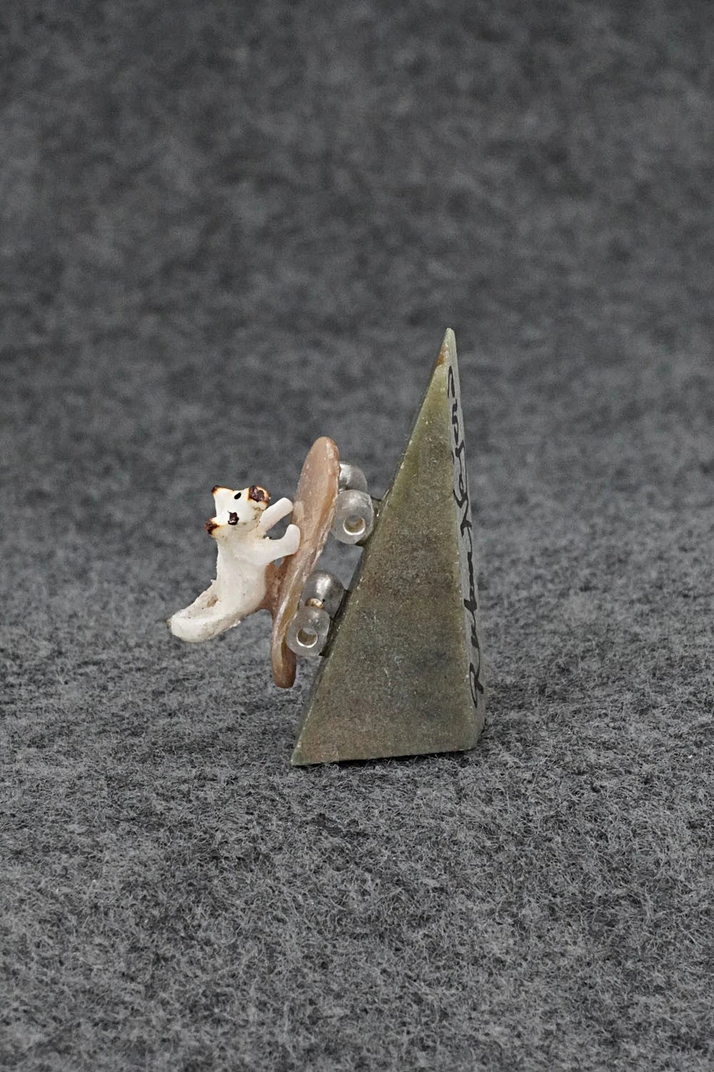 Dog Zuni Fetish Carving - Ruben Najera