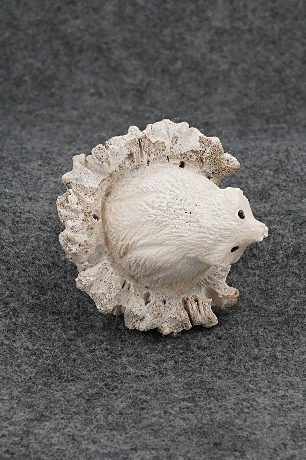 Badger Zuni Fetish Carving - Elton Kaamasee