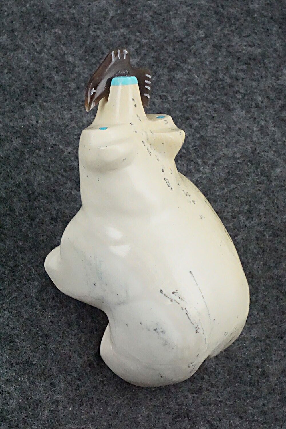 Bear with Fish Zuni Fetish Carving - Enrike Leekya
