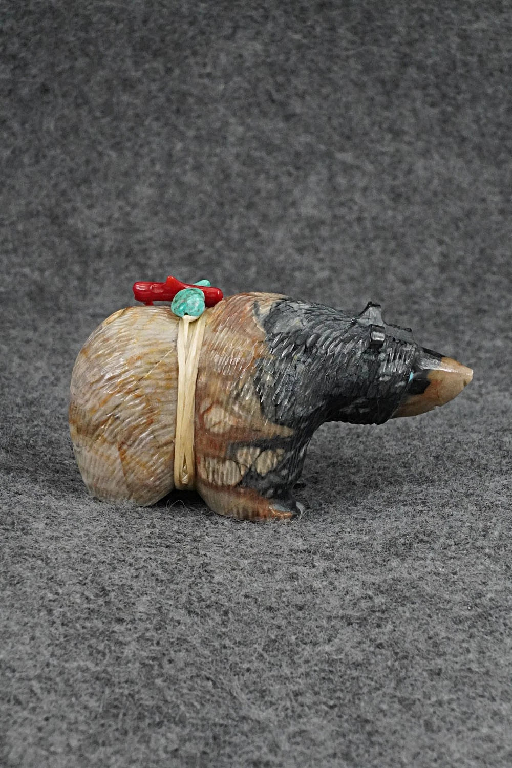 Bear Zuni Fetish Carving - Farlan & Paulette Quam