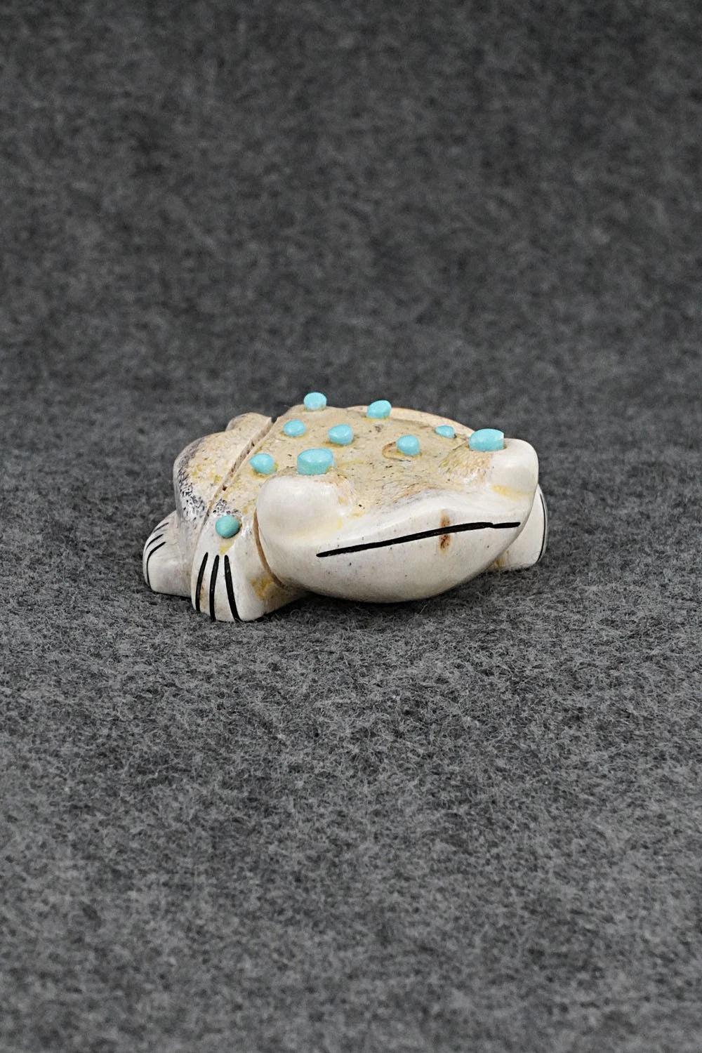 Frog Zuni Fetish Carving - Claudia Peina