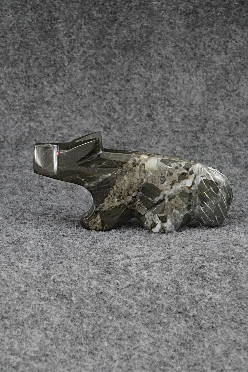 Wolf Zuni Fetish Carving - Kenric Laiwakete