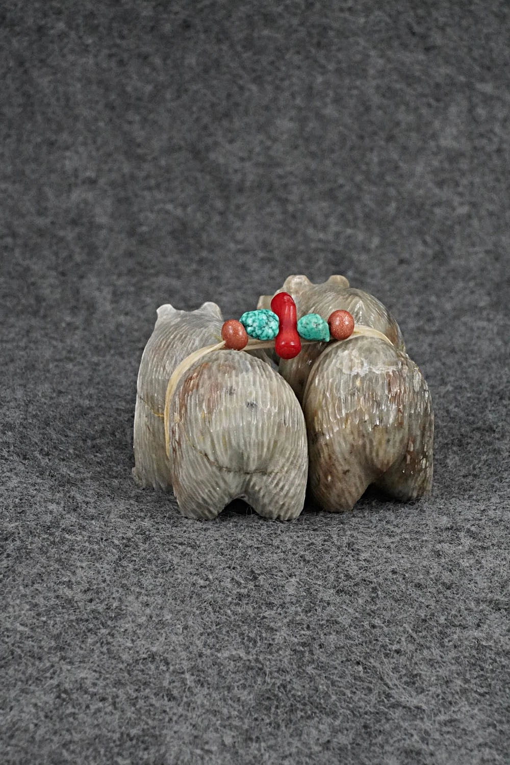 Bear Zuni Fetish Carving - Farlan & Paulette Quam