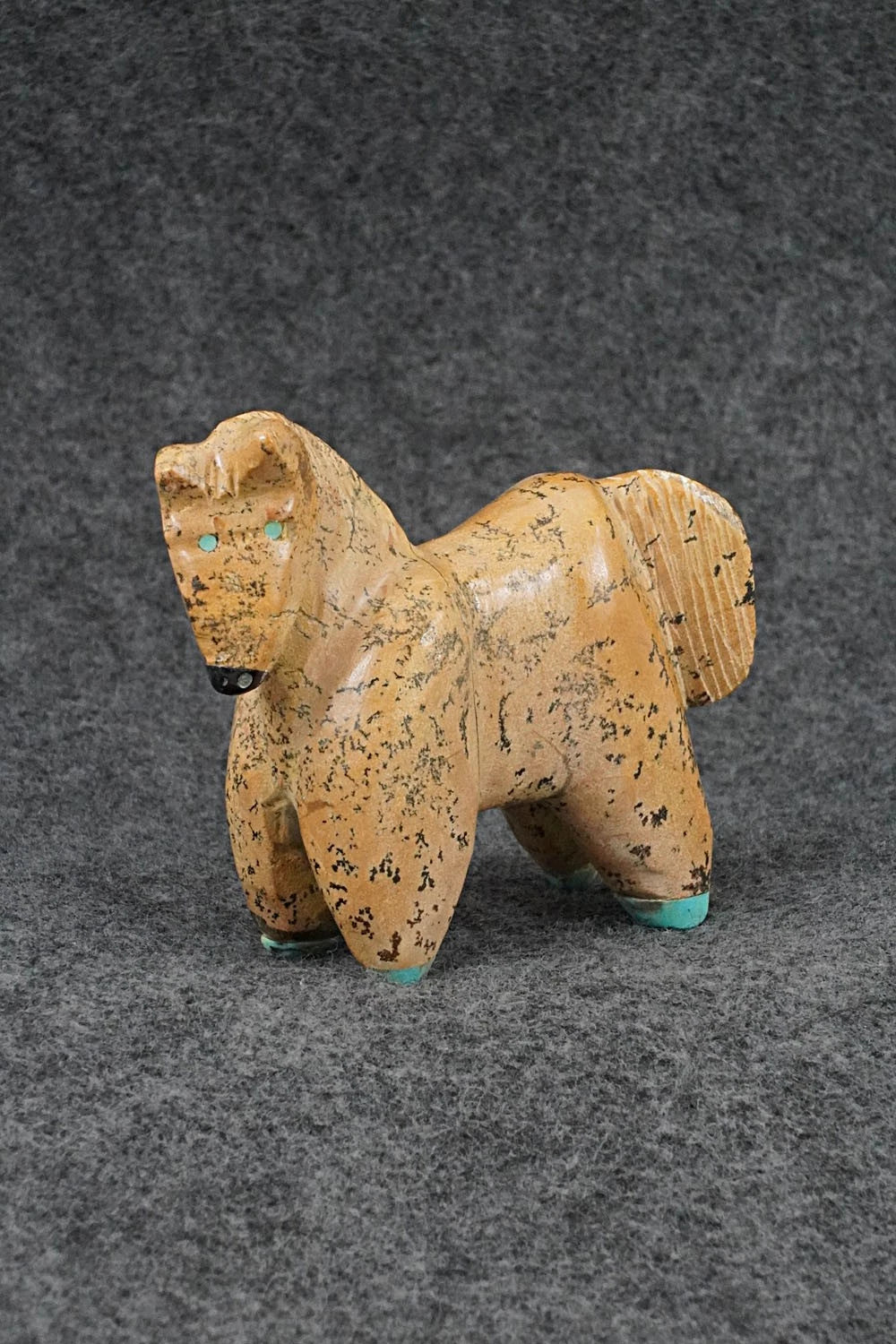 Horse Zuni Fetish Carving - Freddie Leekya