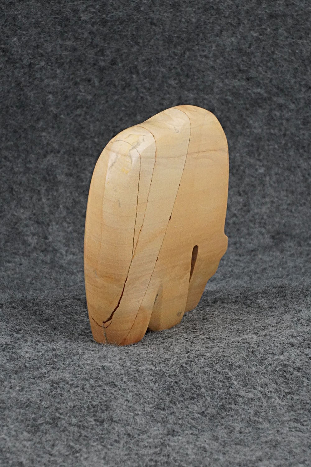 Bear Zuni Fetish Carving - Bernard Laiwakete