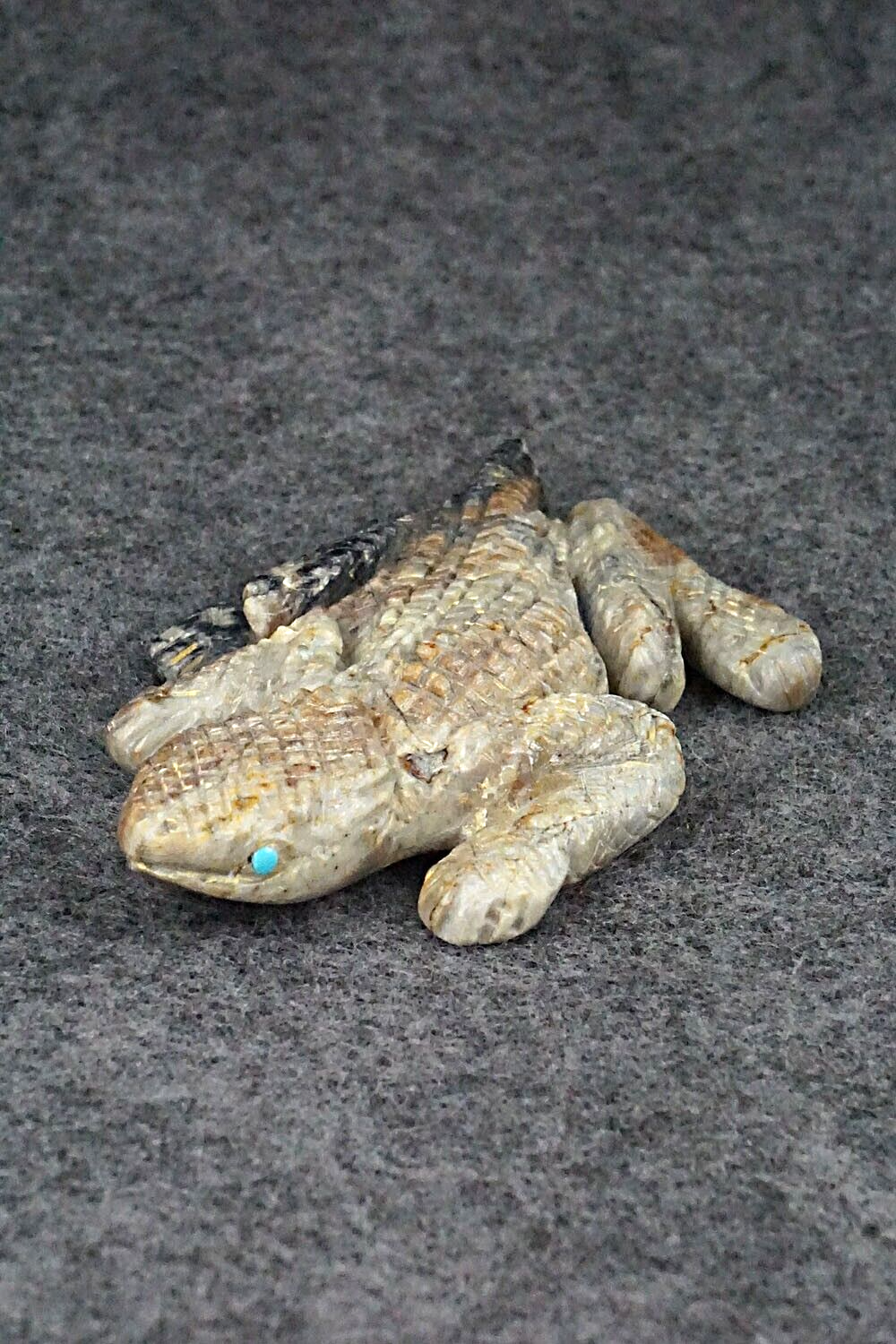Lizard Zuni Fetish Carving - Wilfred Cheama