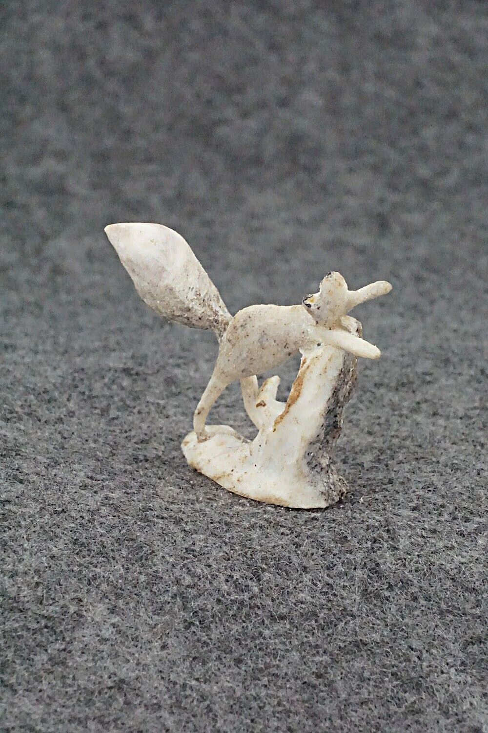 Fox Zuni Fetish Carving - Ruben Najera