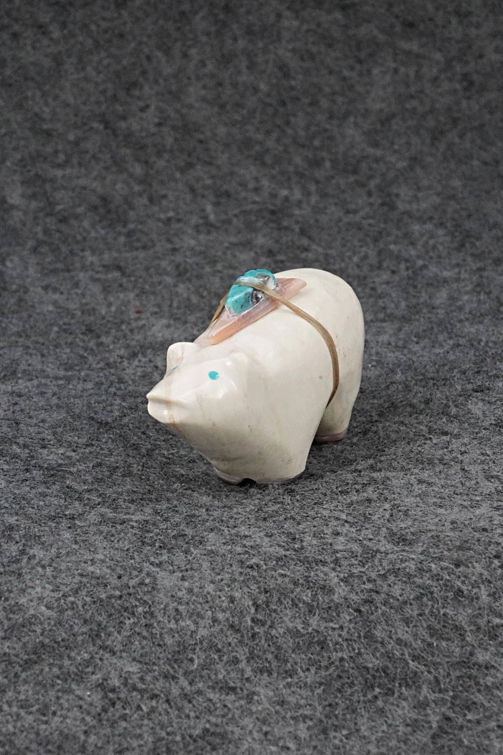 Bear Zuni Fetish Carving - Delvin Leekya