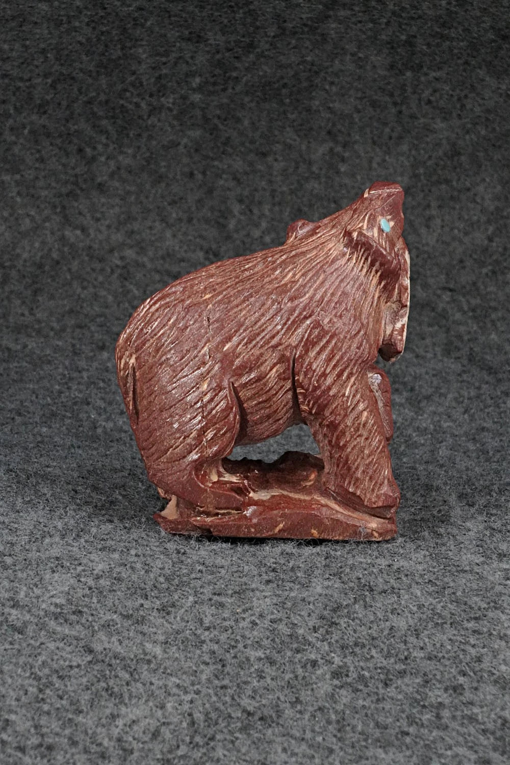 Bear Zuni Fetish Carving - Derrick Kaamasee