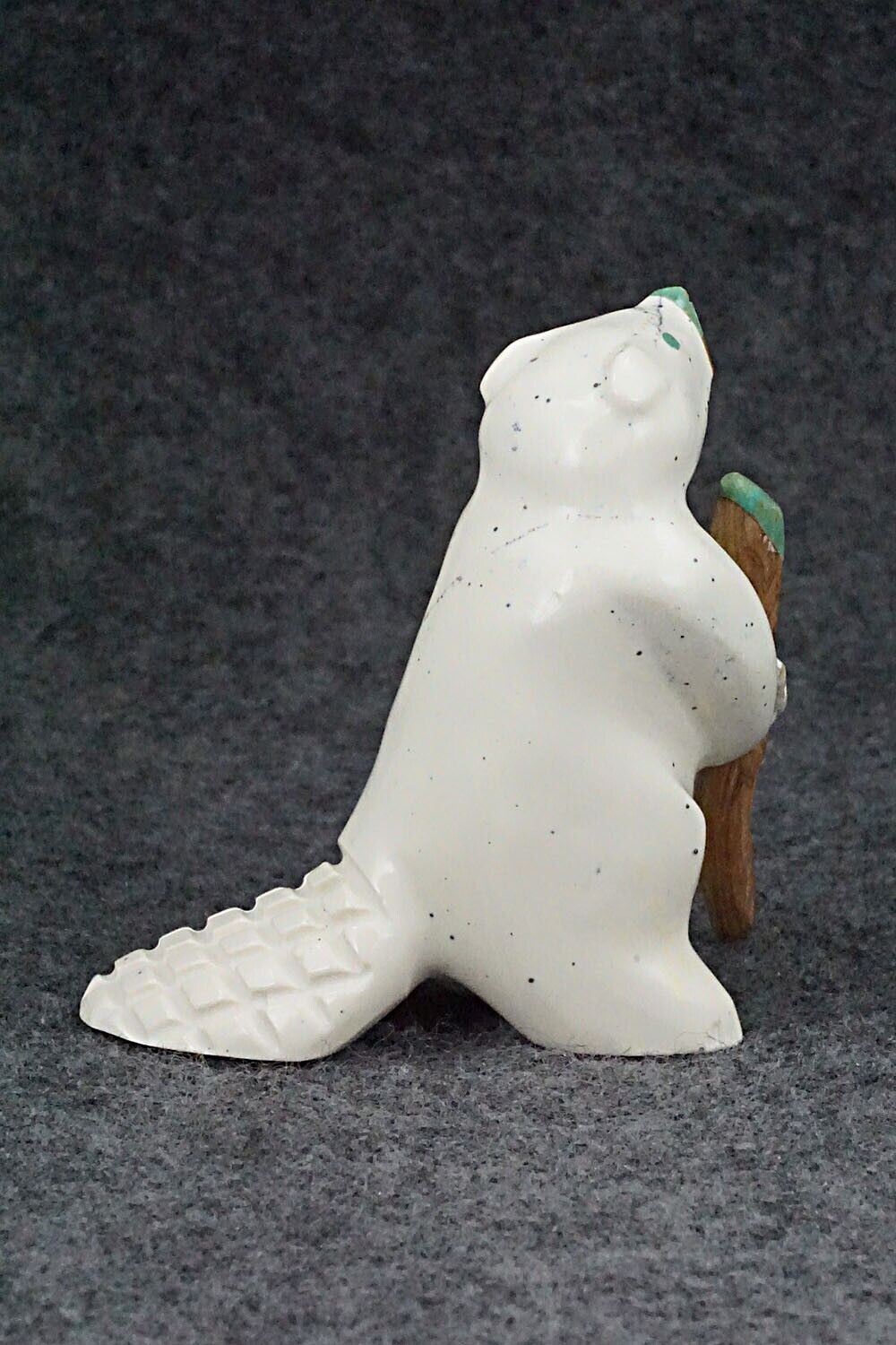 Beaver with Stick Zuni Fetish Carving - Enrike Leekya