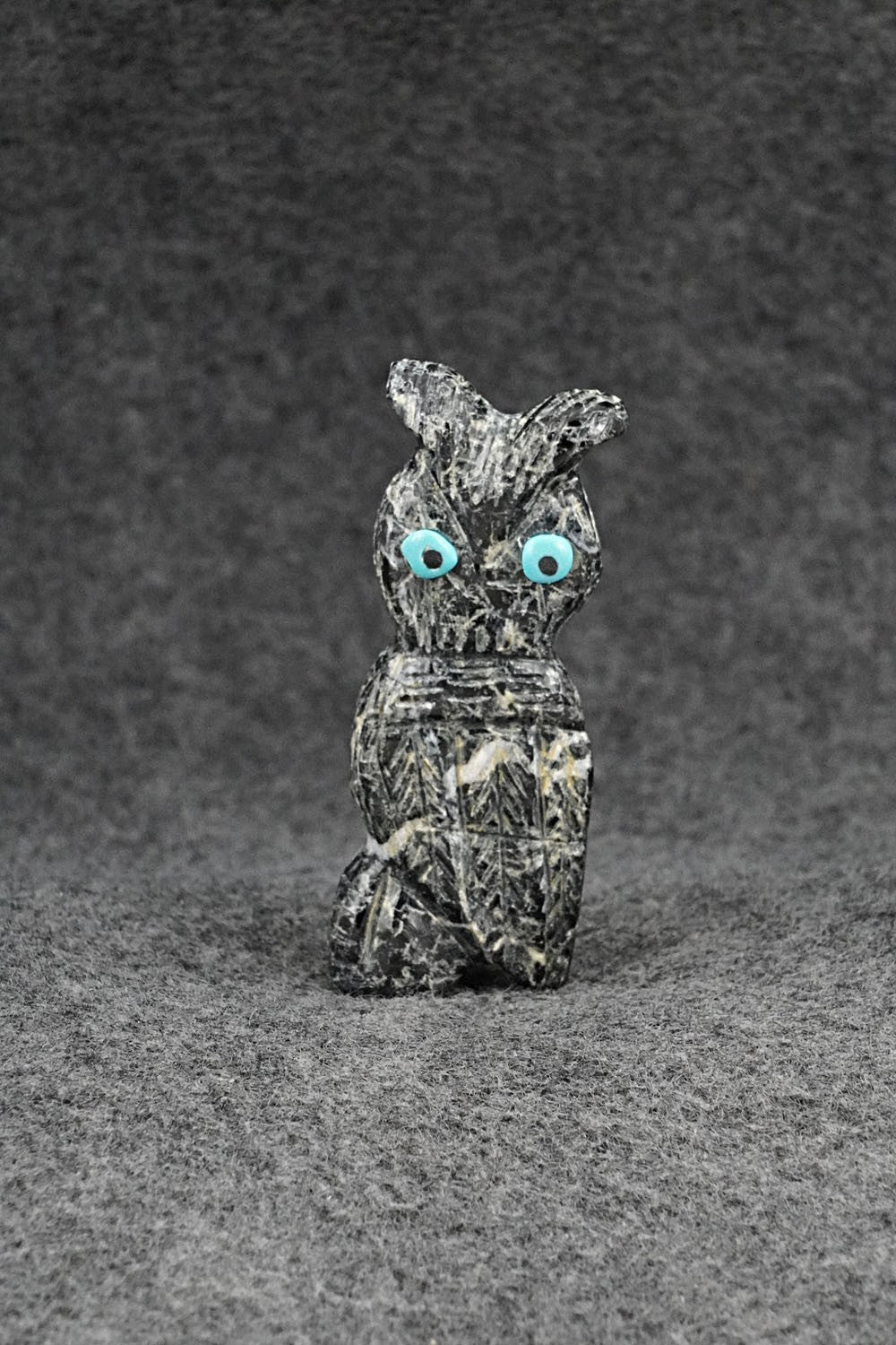 Owl Zuni Fetish Carving - Dannette Laate