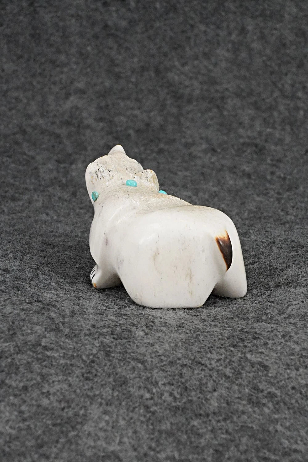 Bear Zuni Fetish Carving - Claudia Peina