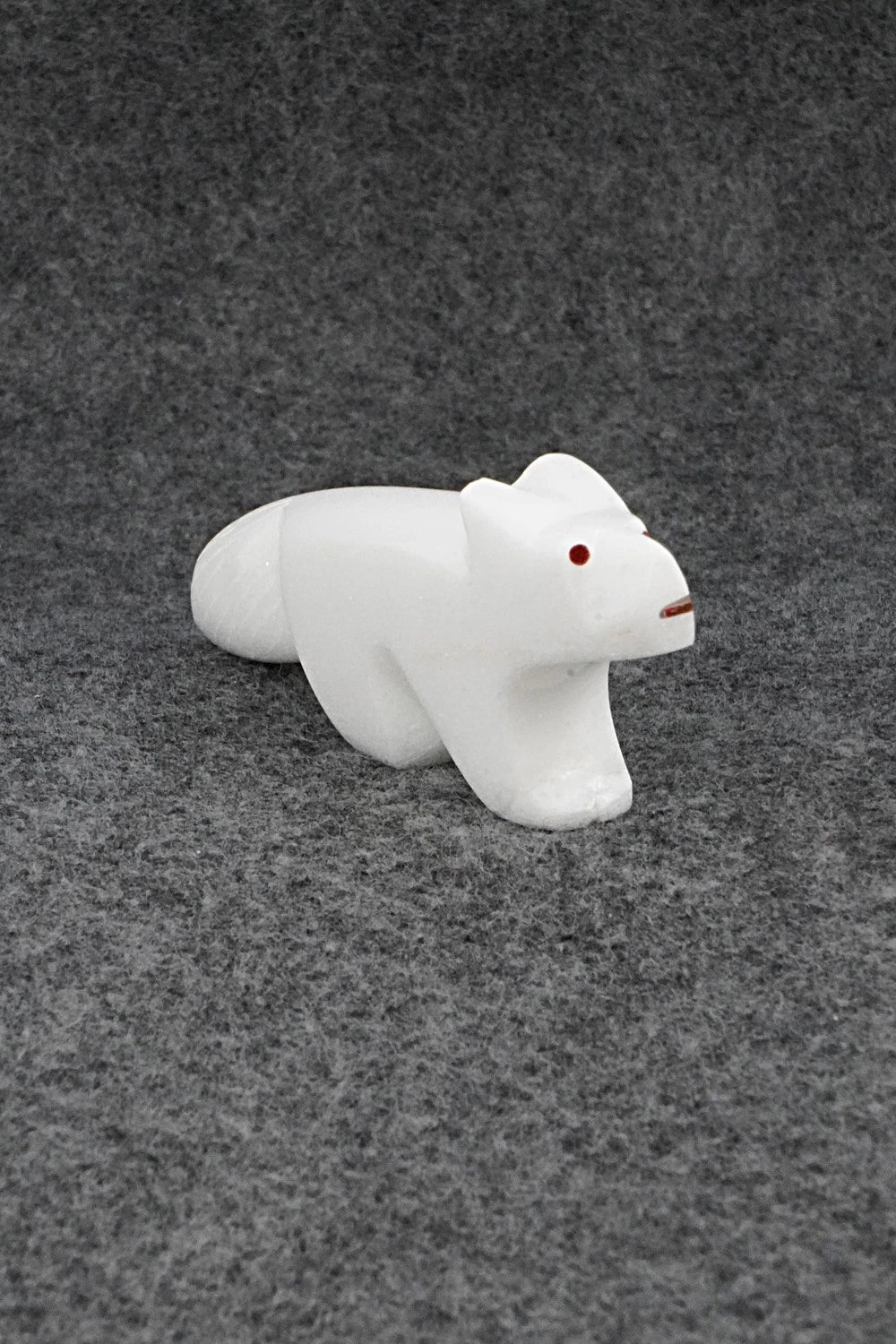Wolf Zuni Fetish Carving - Kenric Laiwakete
