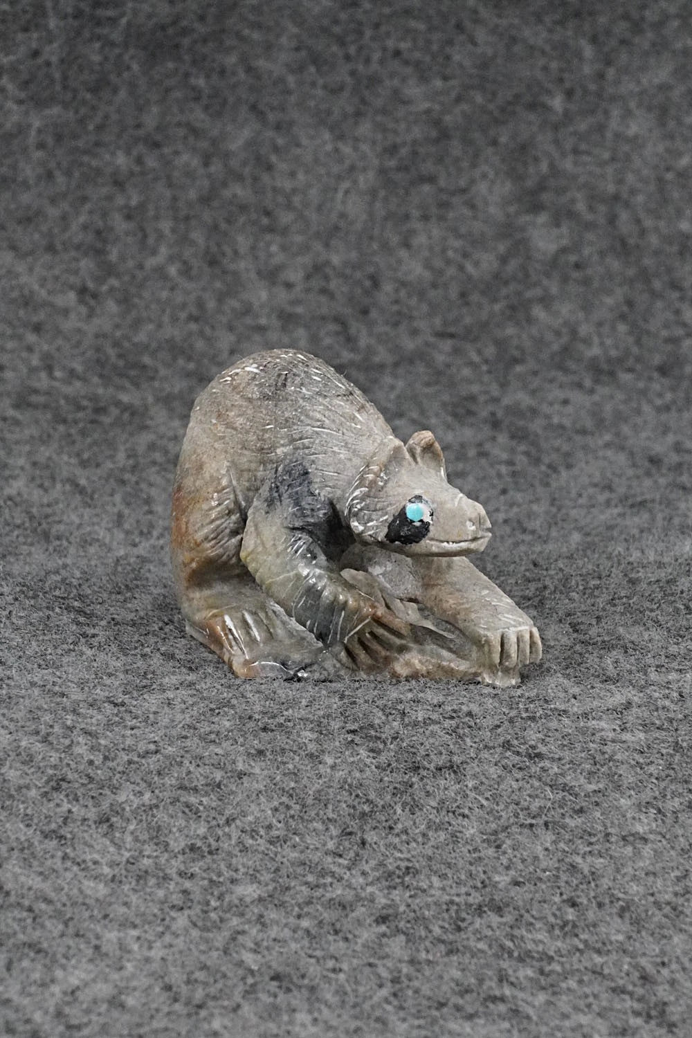 Raccoon Zuni Fetish Carving - Derrick Kaamasee