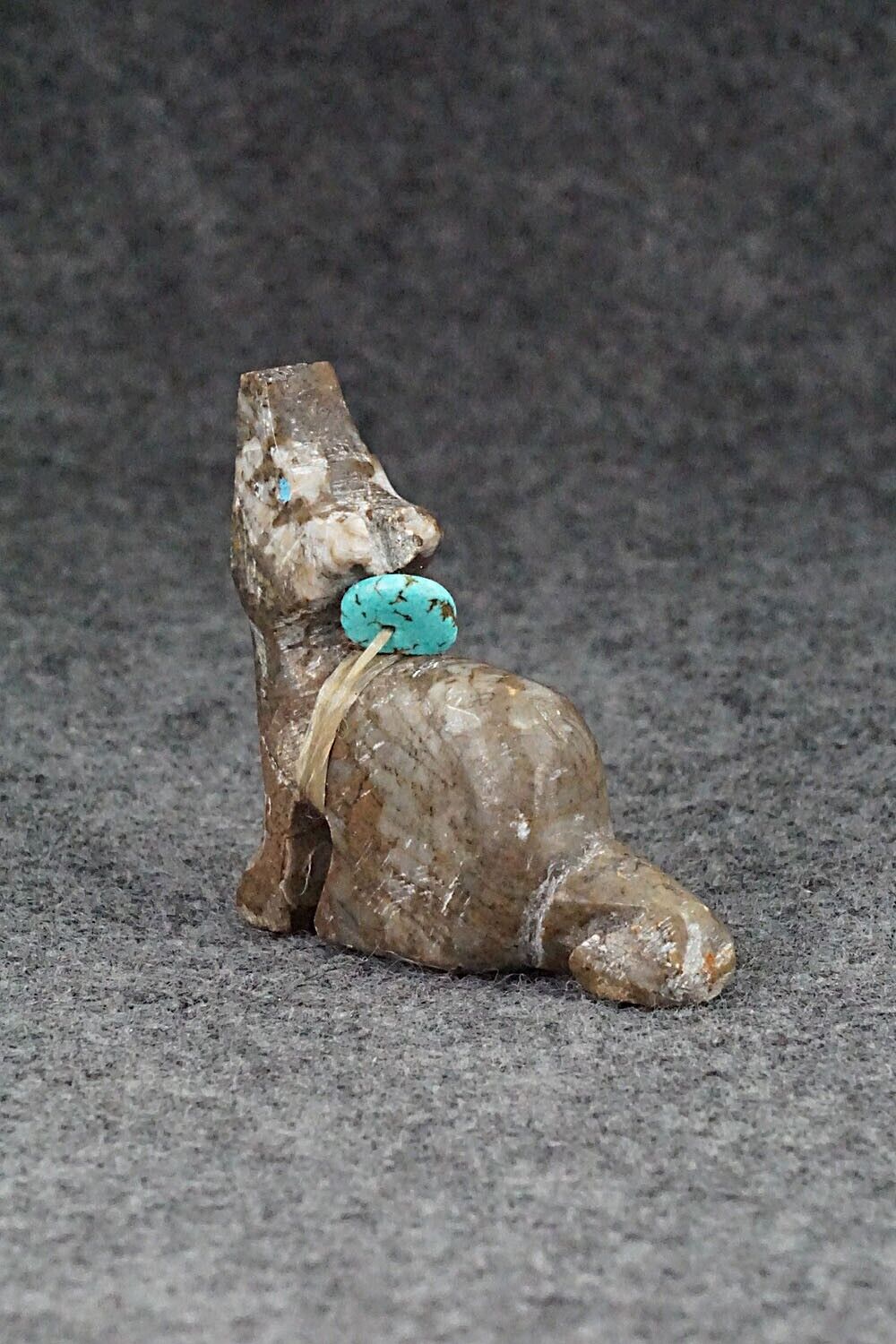 Wolf Zuni Fetish Carving - Fernando Laiwakete