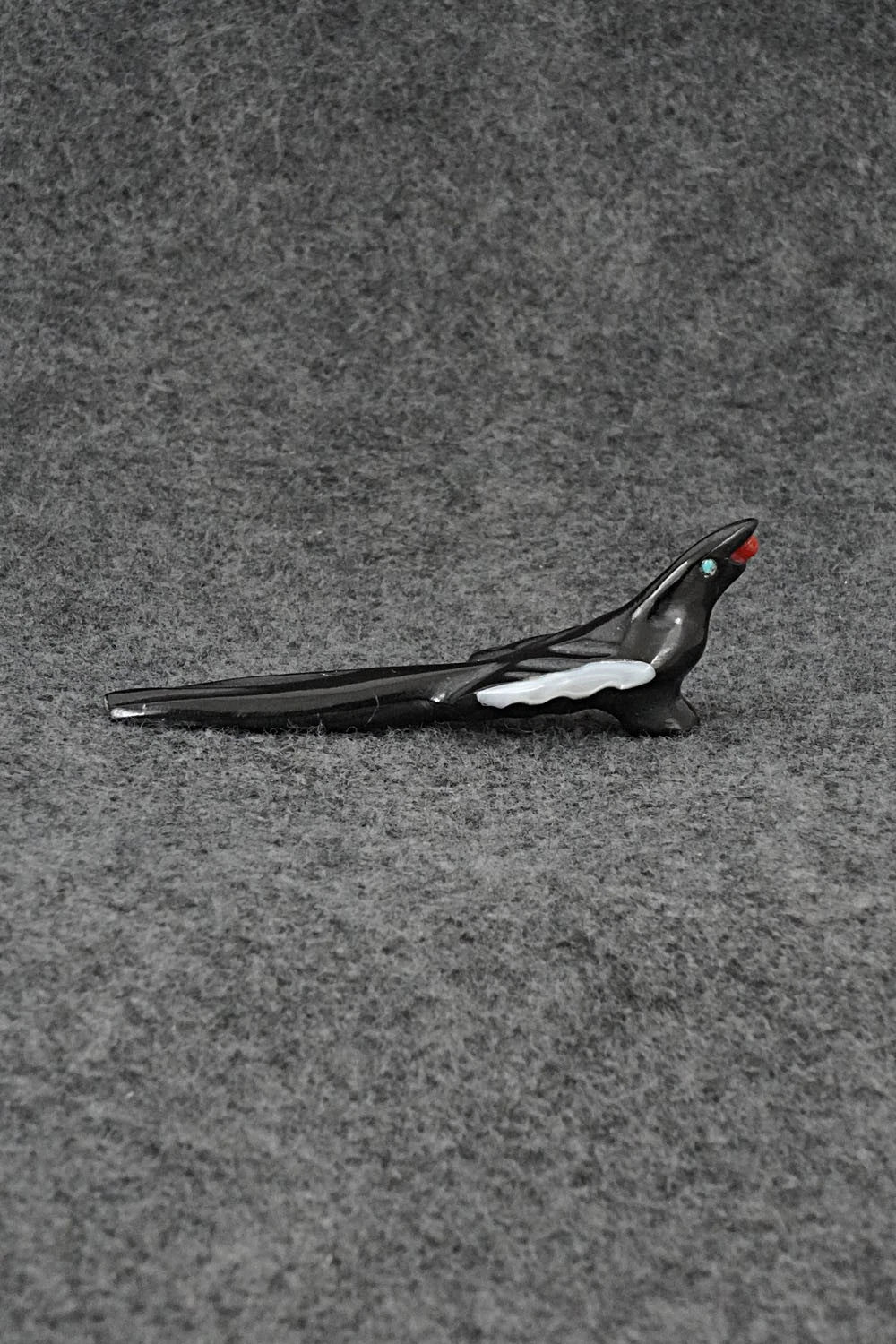 Crow Zuni Fetish Carving - Calvert Bowanie