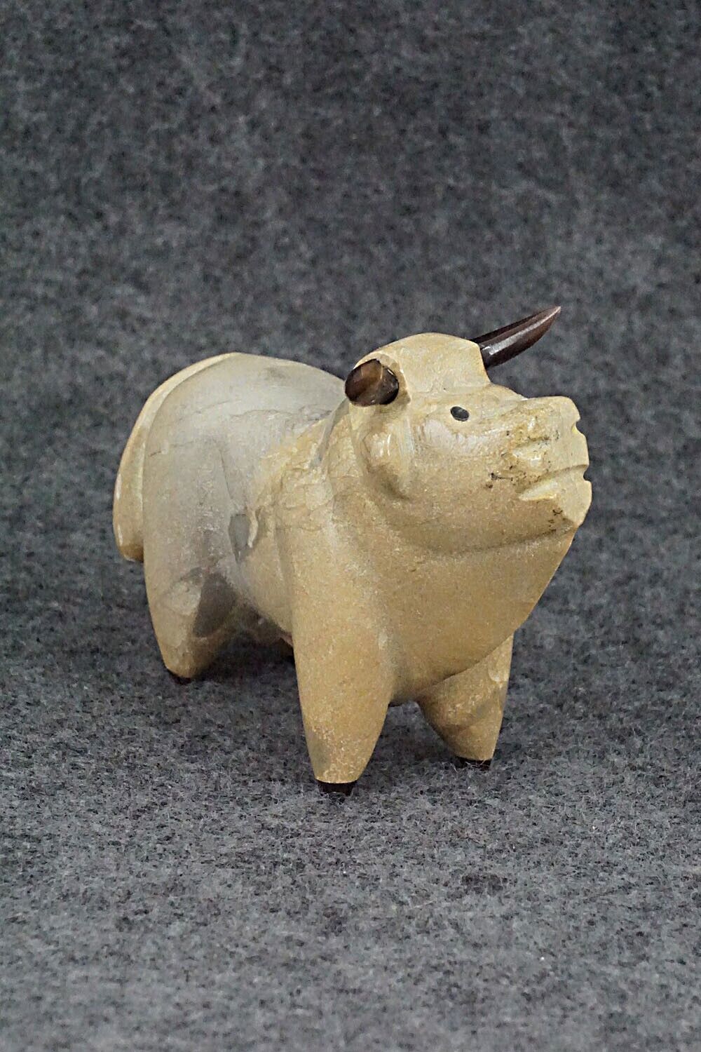 Bull Zuni Fetish Carving - Enrike Leekya