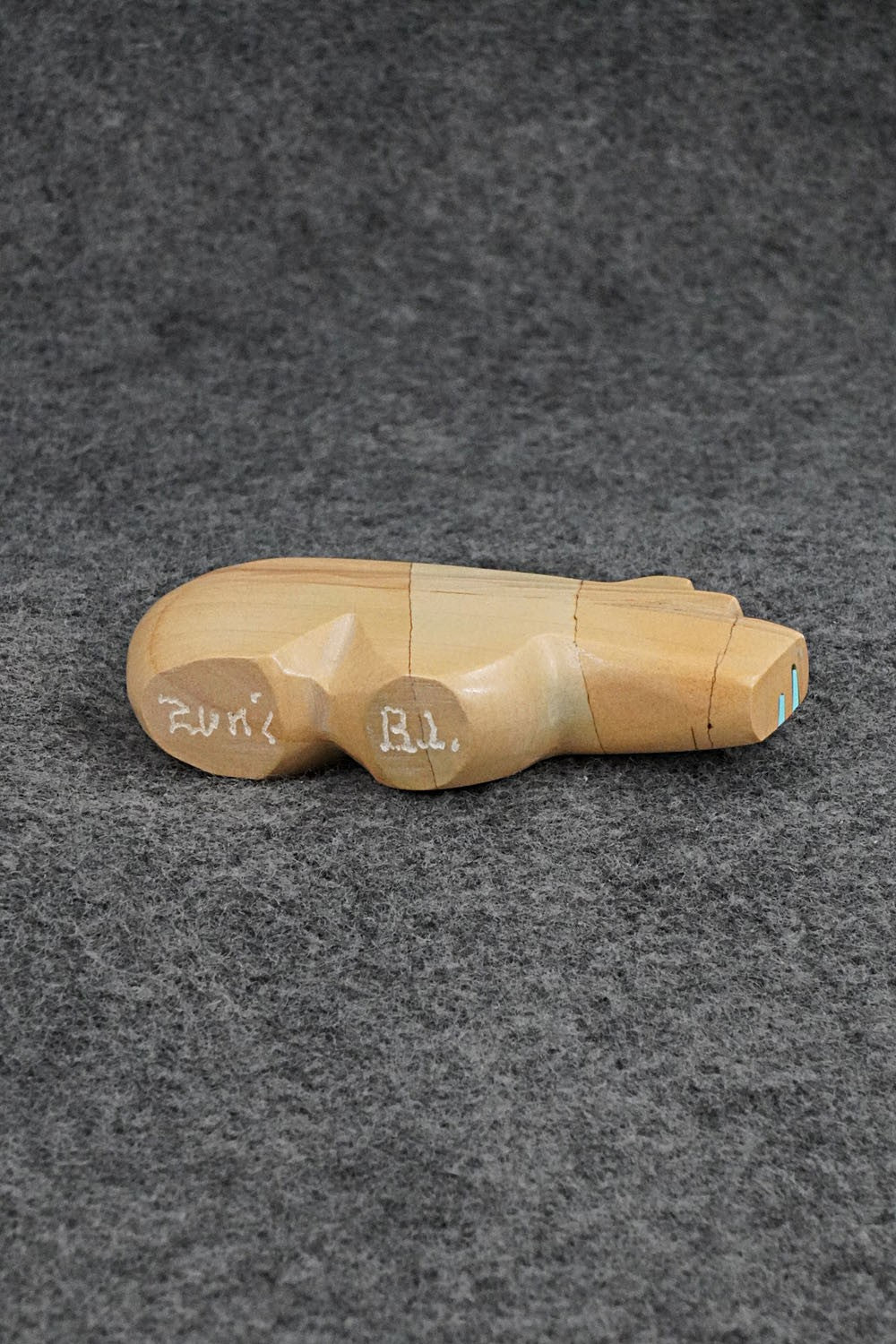 Bear Zuni Fetish Carving - Bernard Laiwakete